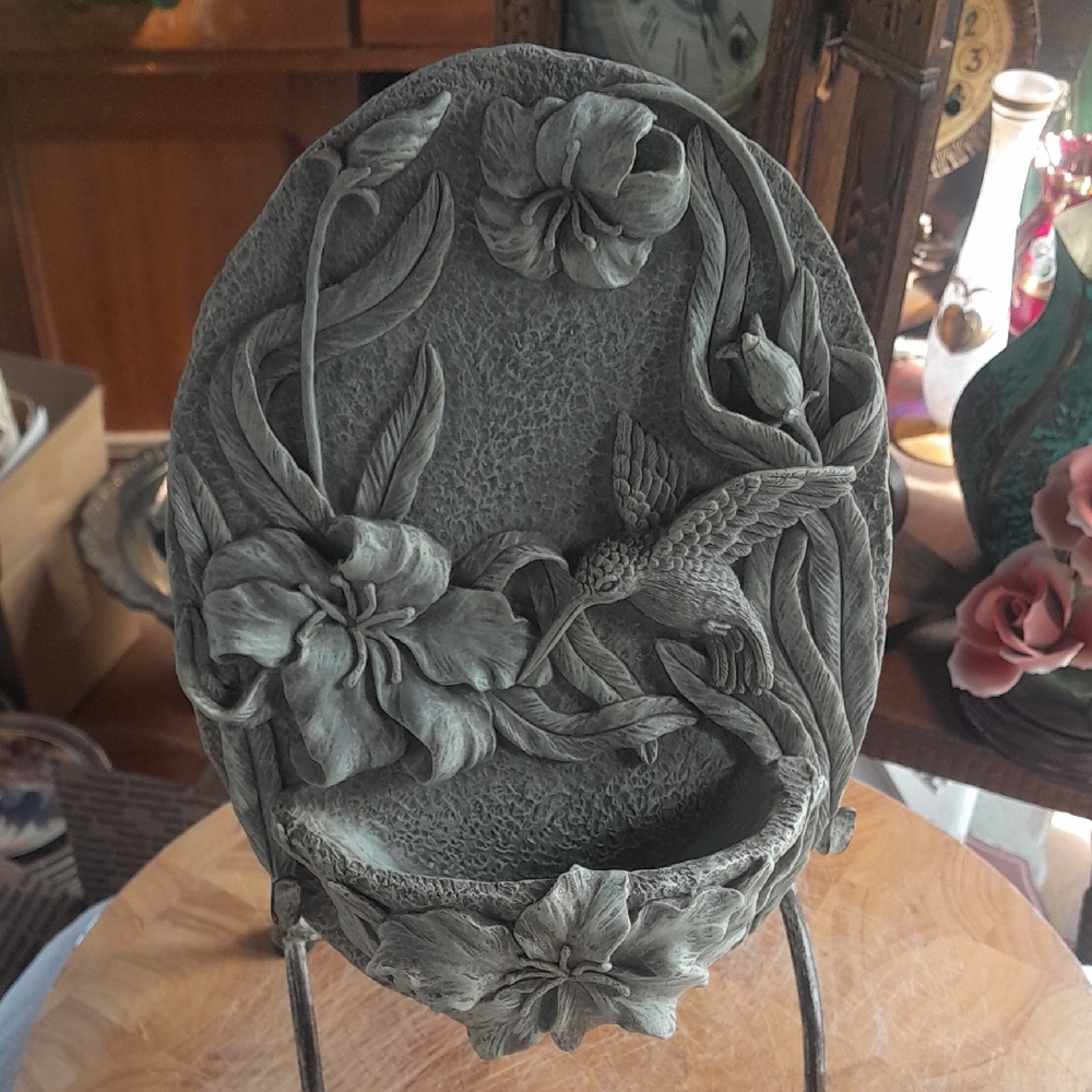 Ornate Hummingbird Floral Wall Plaque - Gray
